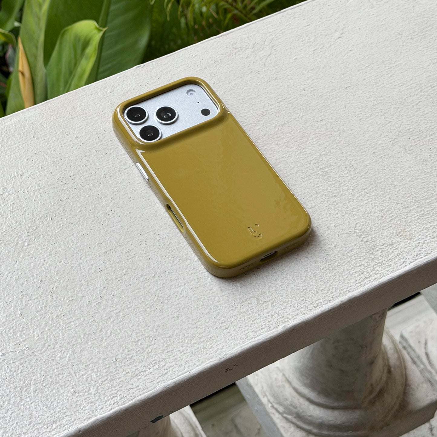 MagSafe Glossy Case - Olive